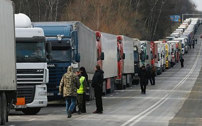 Время запасаться попкорном: западные соседи «ломают через колено» экономику Украины